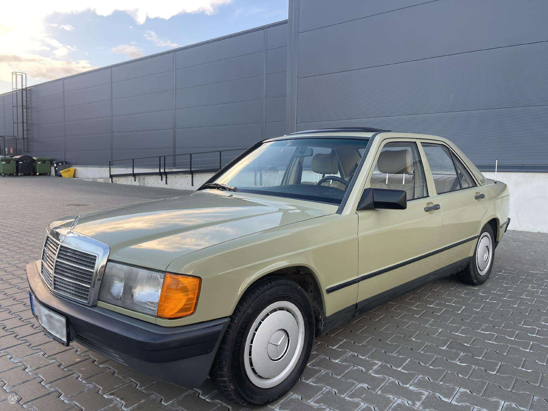 Mercedes-Benz 190